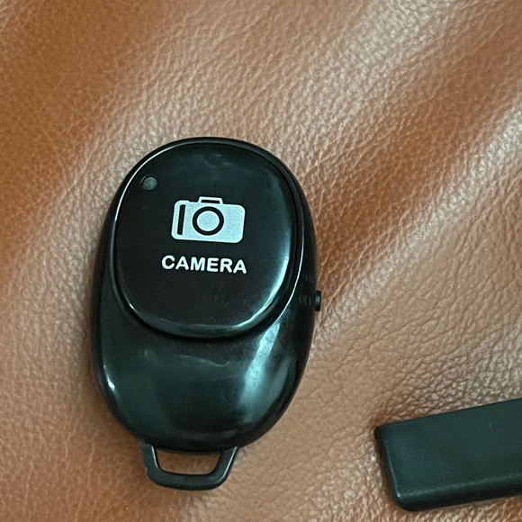 Tripod Bluetooth Remote. Mini Pistol Grip - Picture 3 of 5